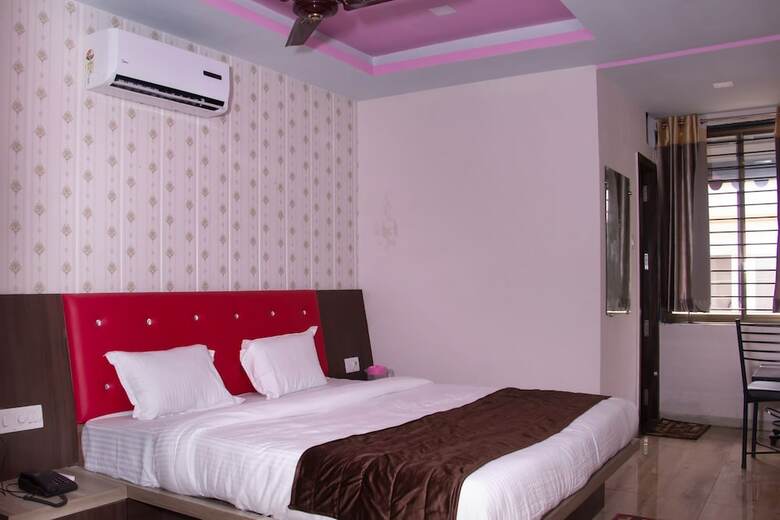 Hotel Shree Palace & Restaurant