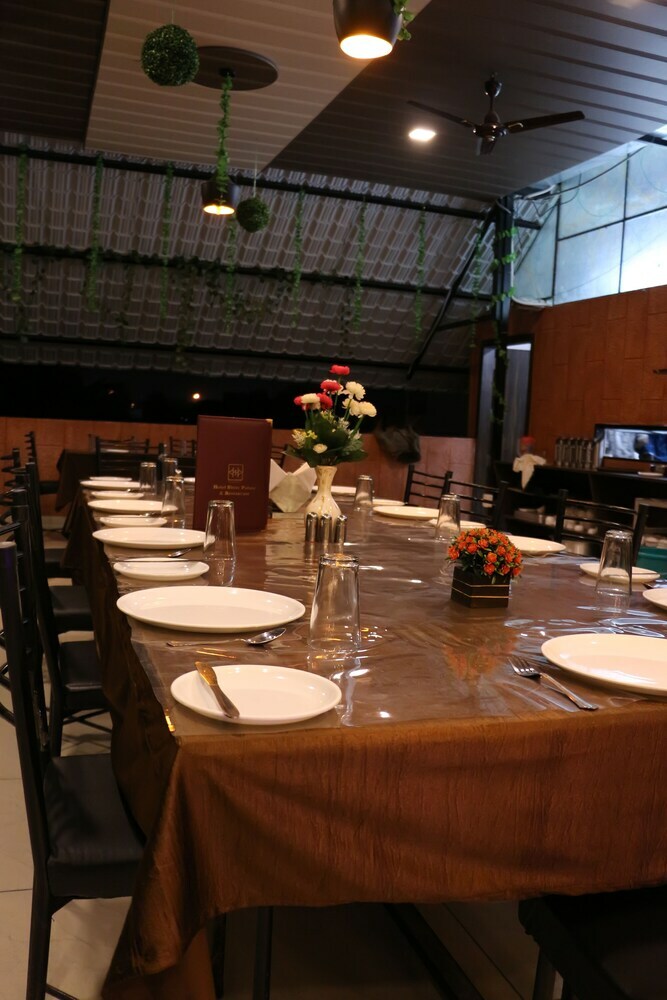 Hotel Shree Palace & Restaurant