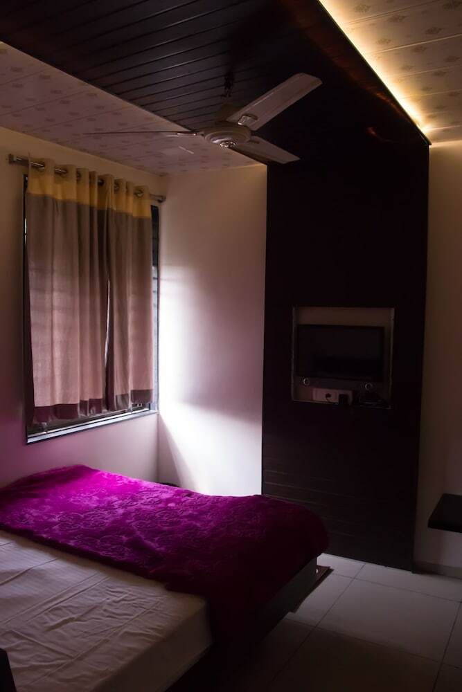 Hotel Shree Palace & Restaurant