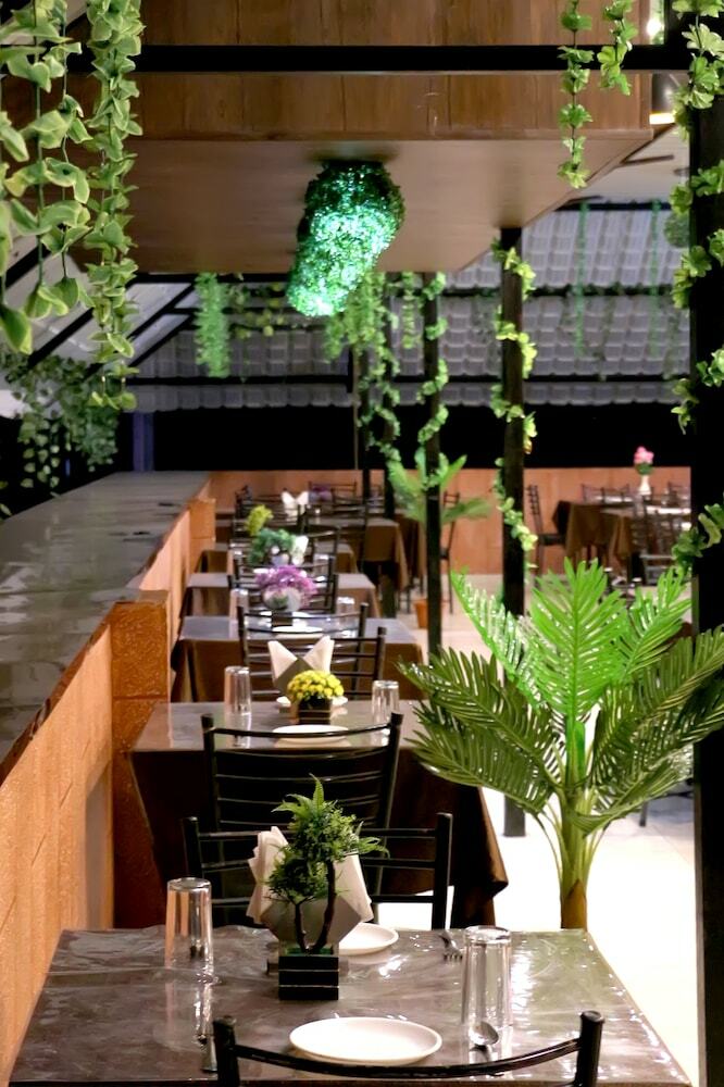 Hotel Shree Palace & Restaurant