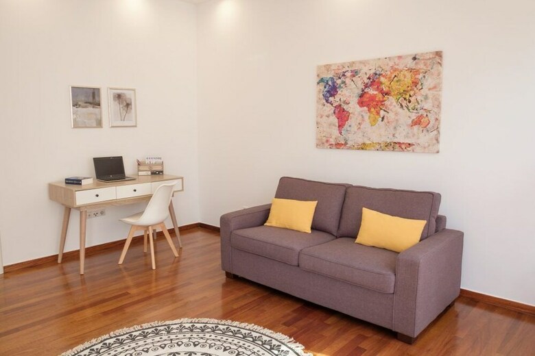 Spacious Modern 3bd Apartment