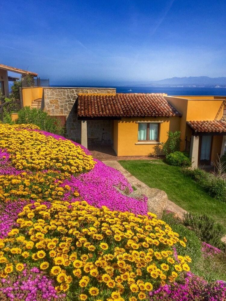 Residencia Punta Falcone Resort