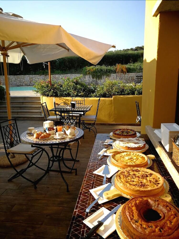 Residencia Punta Falcone Resort