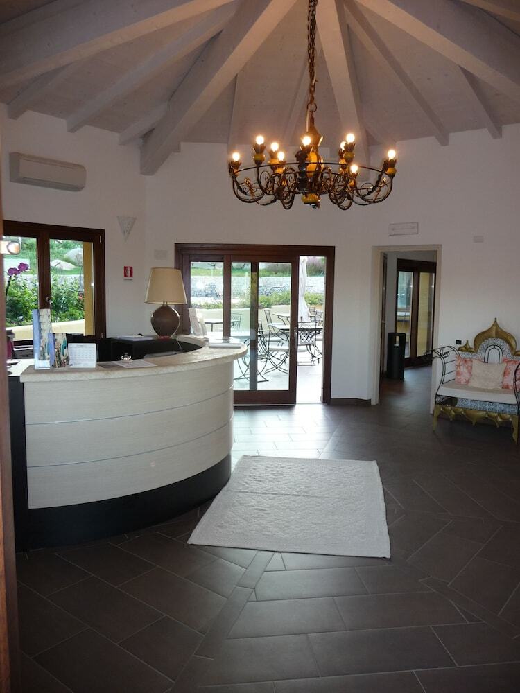 Residencia Punta Falcone Resort