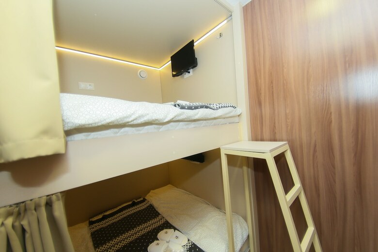 Hostal Kupe Capsule Hotel & Hostel
