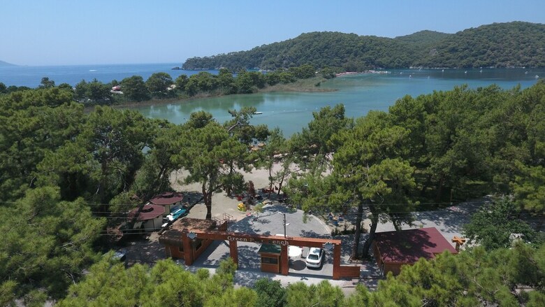 Hotel Green Pine Beach & Bungalows