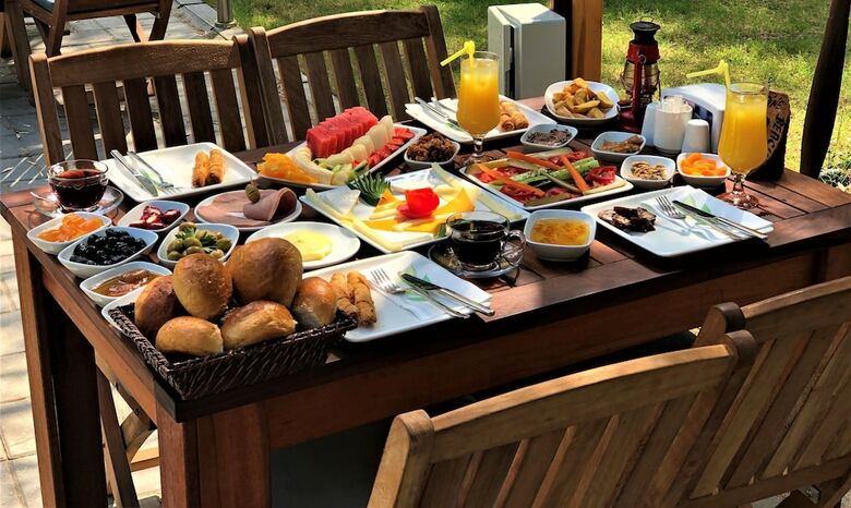 Hotel Green Pine Beach & Bungalows