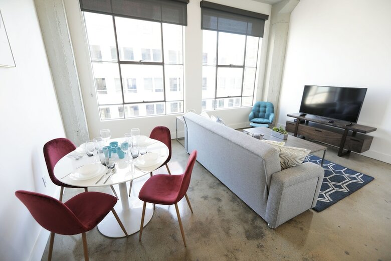 Aparthotel Downtown Lofty Suites