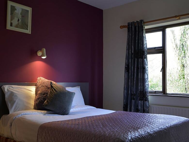 Hotel Killarney Peaks