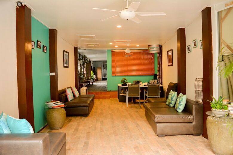 Hotel Karoon23