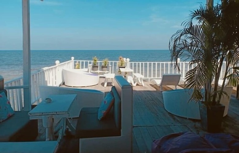 Hotel Karoon23