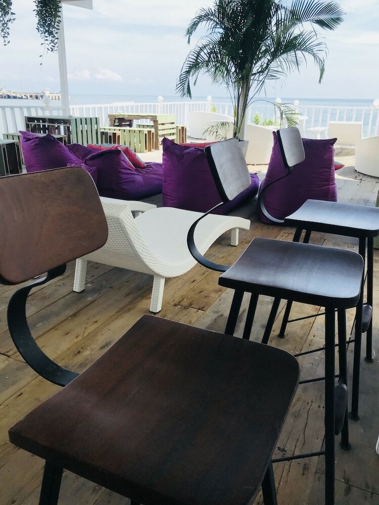 Hotel Karoon23