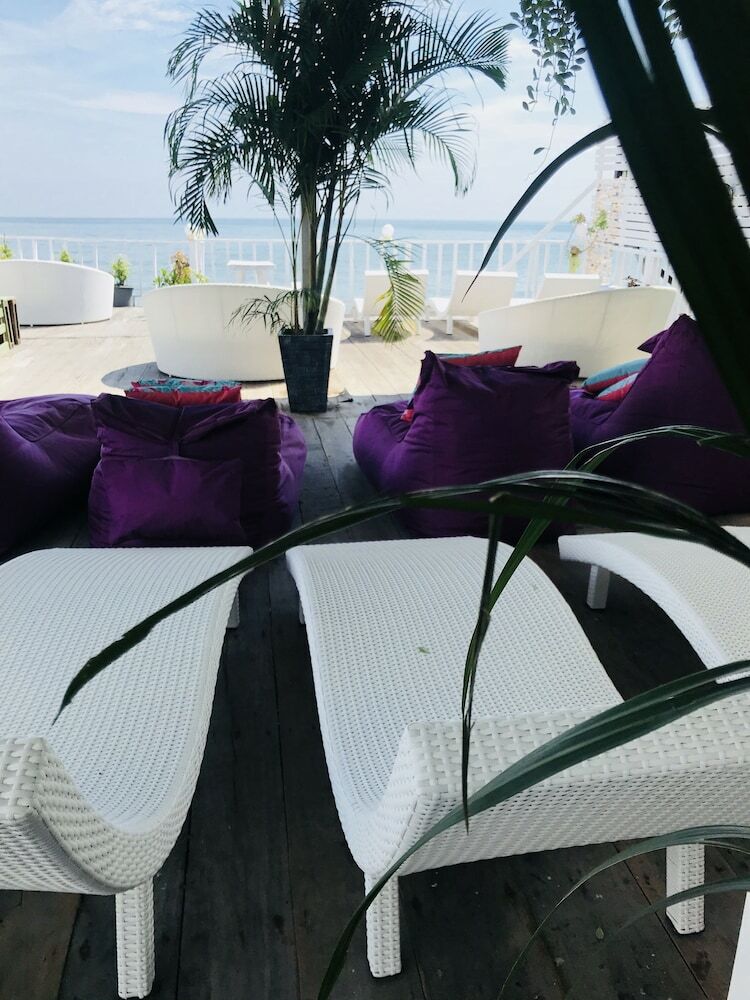 Hotel Karoon23