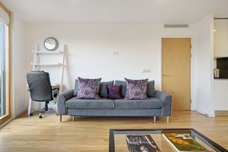 1 Bed Stylish Apartment Free Wifi & Aircon