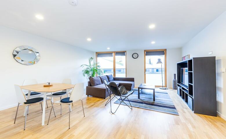 1 Bed Stylish Apartment Free Wifi & Aircon