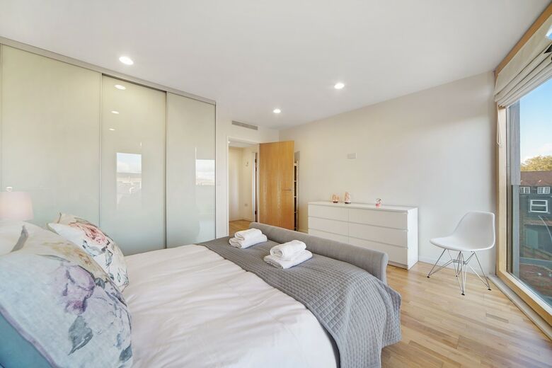 1 Bed Stylish Apartment Free Wifi & Aircon