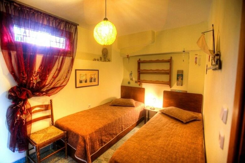 Anna Karra Studios & Apartments