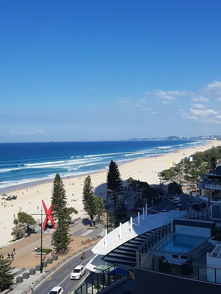 Grosvenor Beachfront Apartment