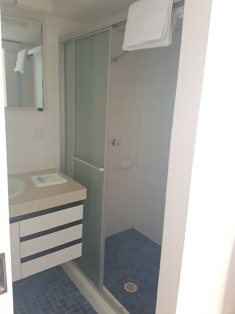 Grosvenor Beachfront Apartment