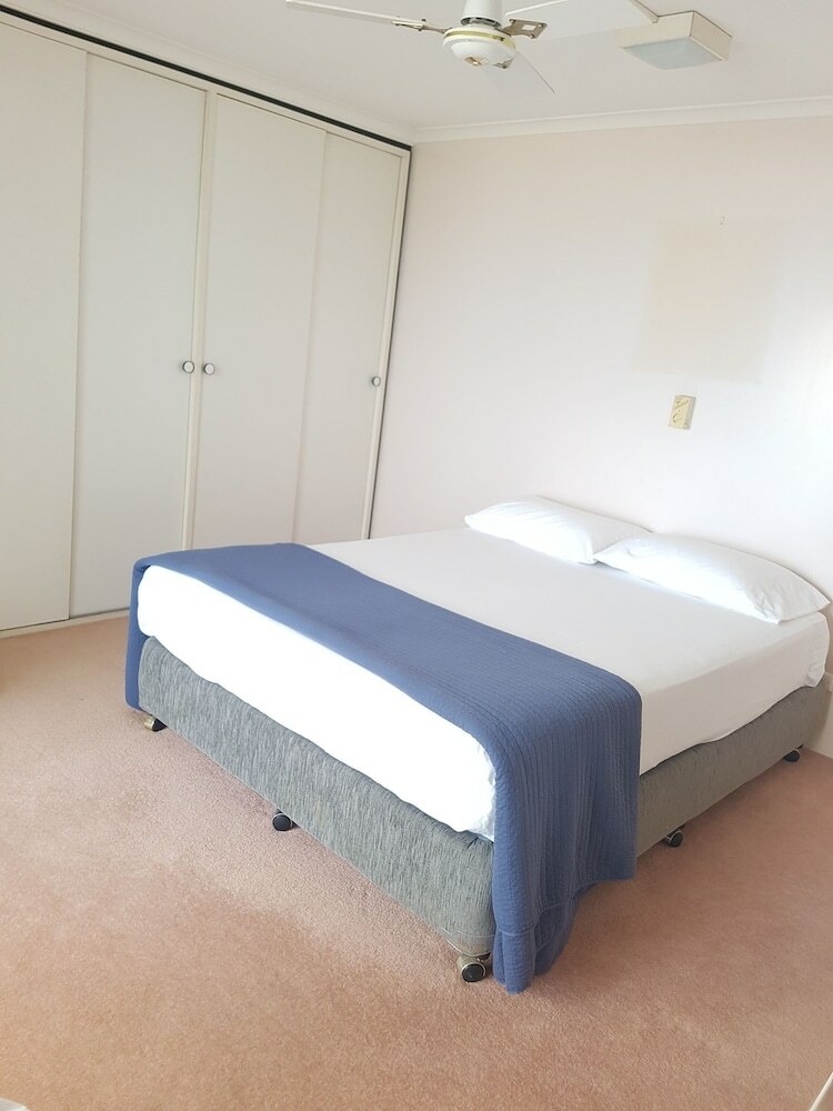 Grosvenor Beachfront Apartment
