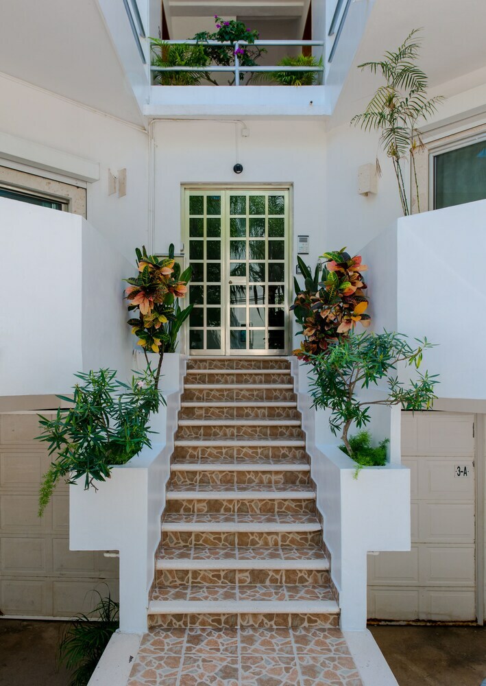 Apartamentos Capri By Playa District