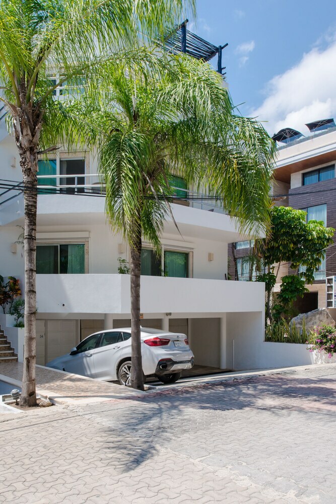 Apartamentos Capri By Playa District
