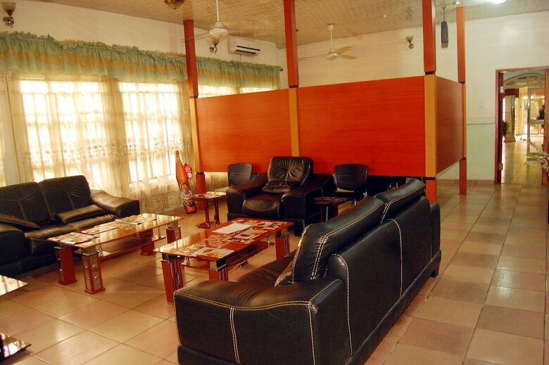 De-b Garden Hotel