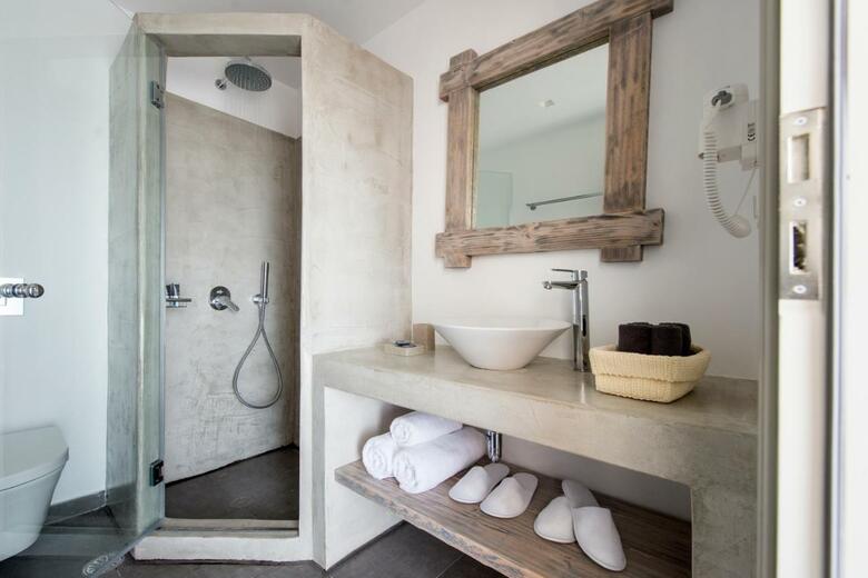Hotel Caldera's Dolphin Suites