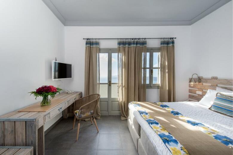 Hotel Caldera's Dolphin Suites