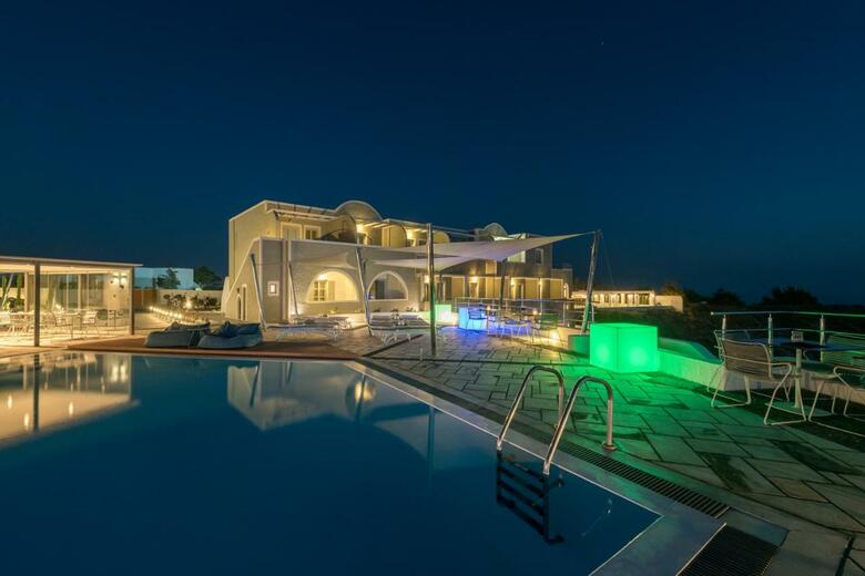 Hotel Caldera's Dolphin Suites