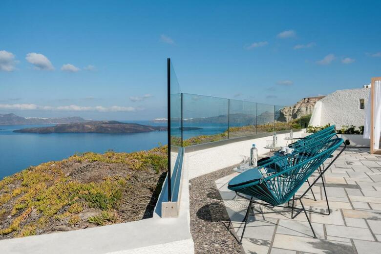 Hotel Caldera's Dolphin Suites