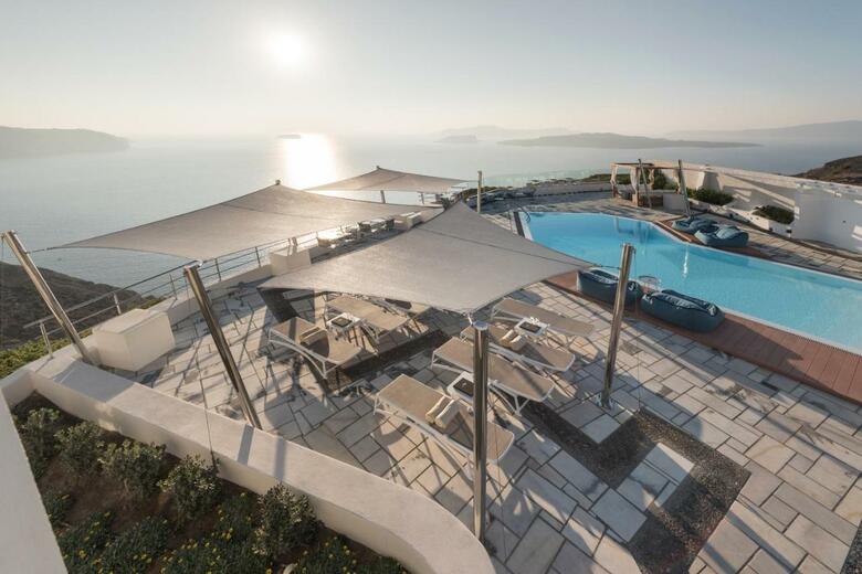 Hotel Caldera's Dolphin Suites