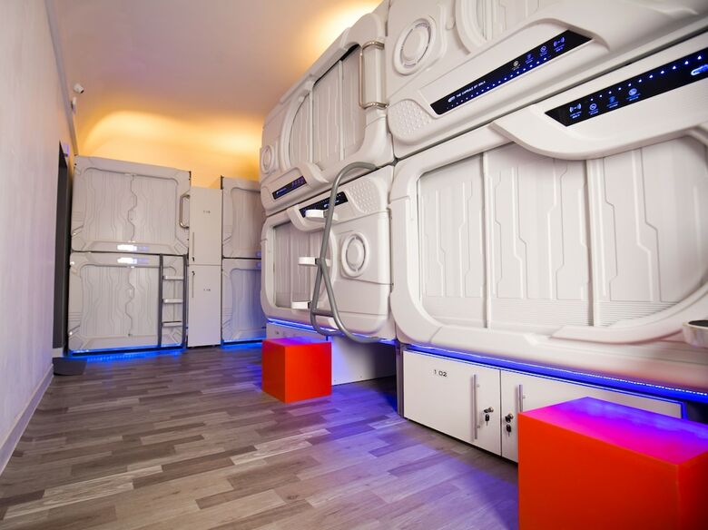 The Capsule Hotel - Hostel
