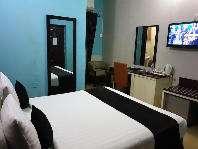 Serendib Hotel And Suites