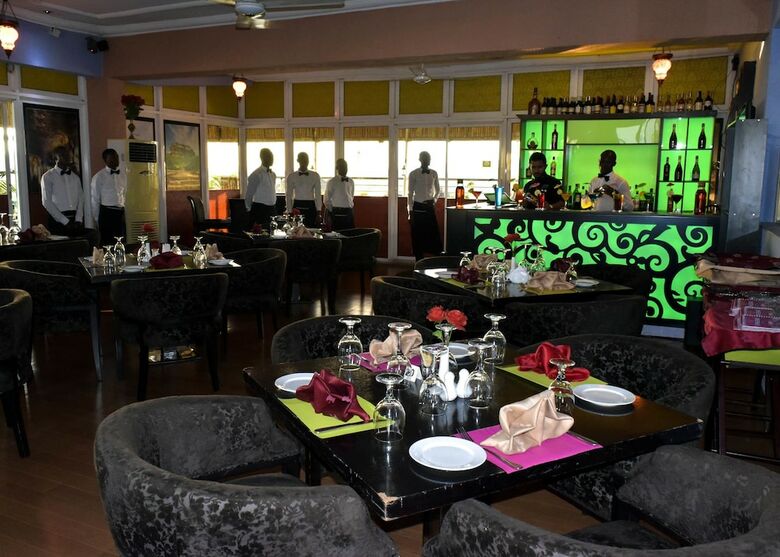 Serendib Hotel And Suites