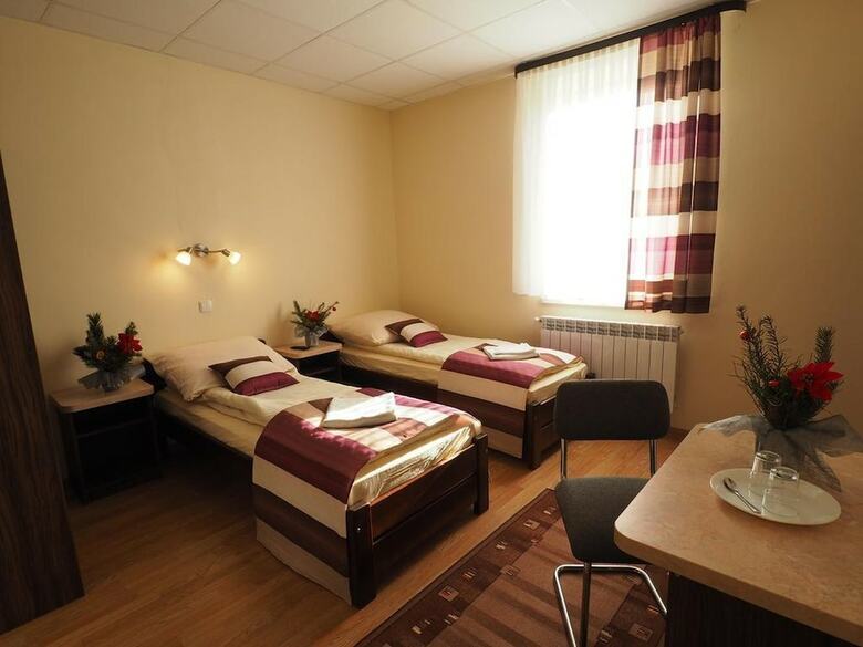 Hotel Dw Poronianka