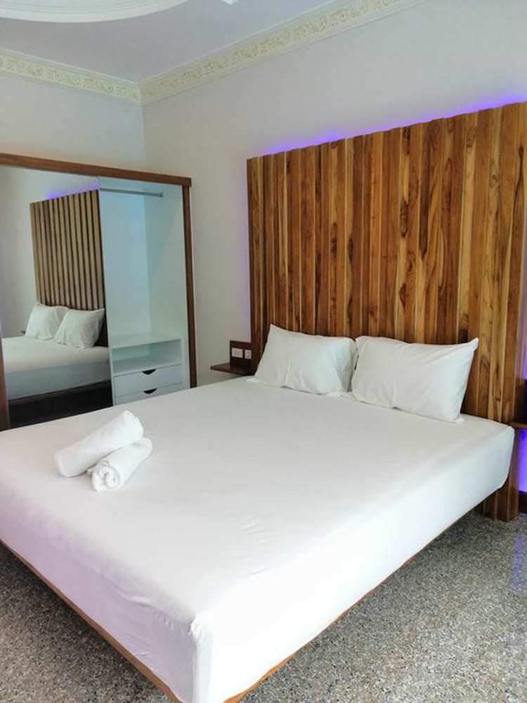 Jairak Hotel