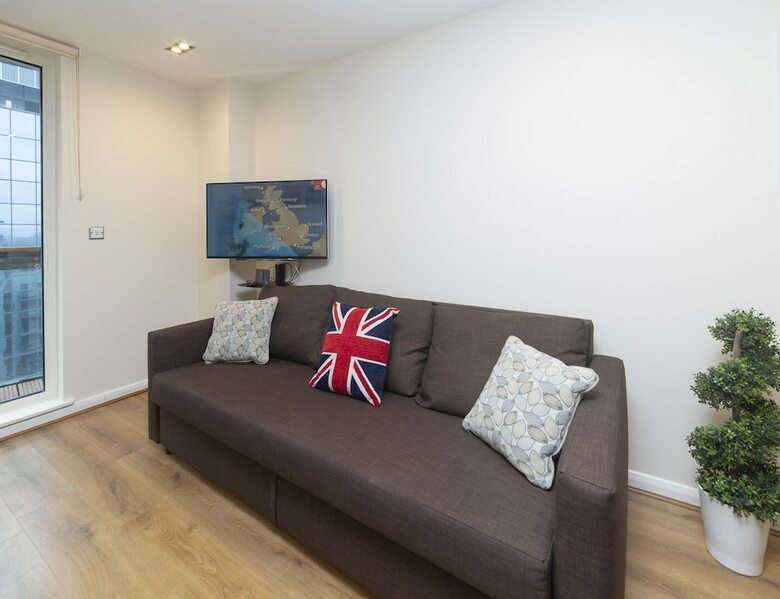 Royal Crossharbour Apartment