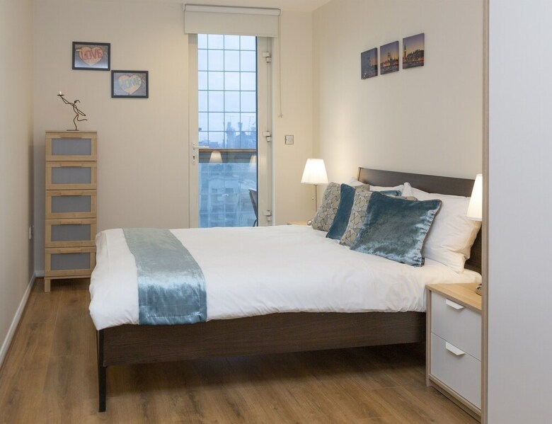 Royal Crossharbour Apartment