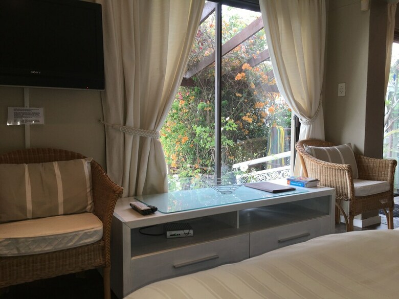 123 Ocean View Drive Apartment