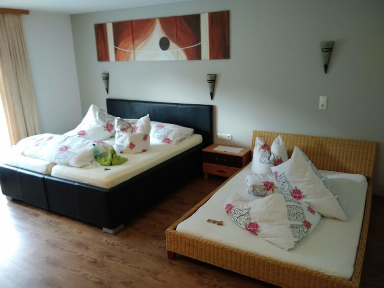 Denggenhof - Bed And Breakfast