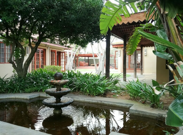 Singa Lodge - Lion Roars Hotels & Lodge