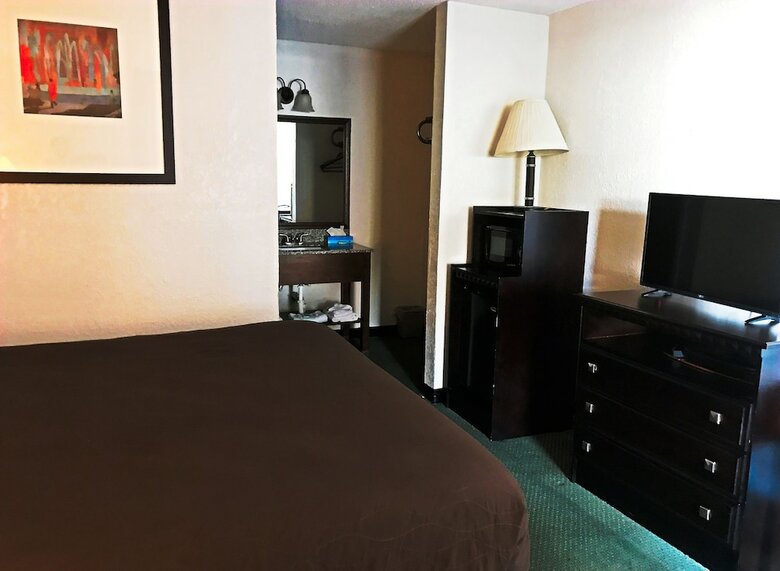 Motel Stay Inn And Suites
