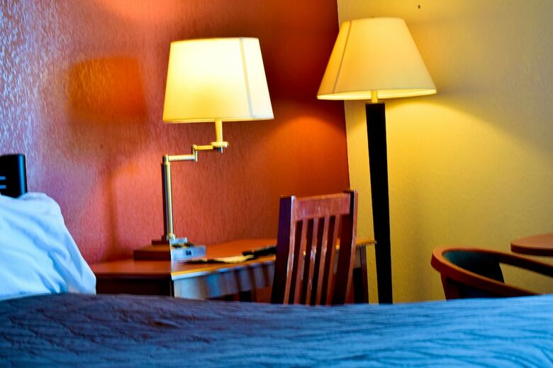 Motel Stay Inn And Suites