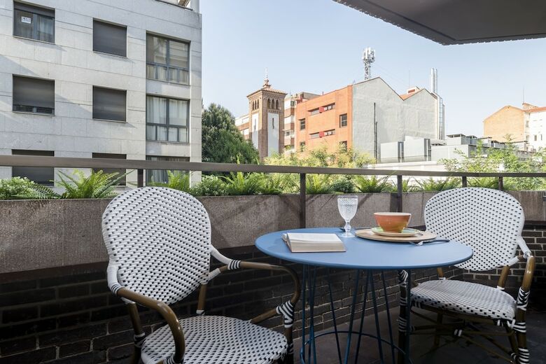 Apartamentos Home Club Hermosilla XIX