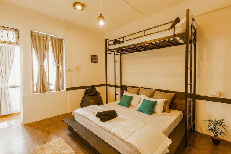 Hostal Locomo Hostel - Mumbai Airport