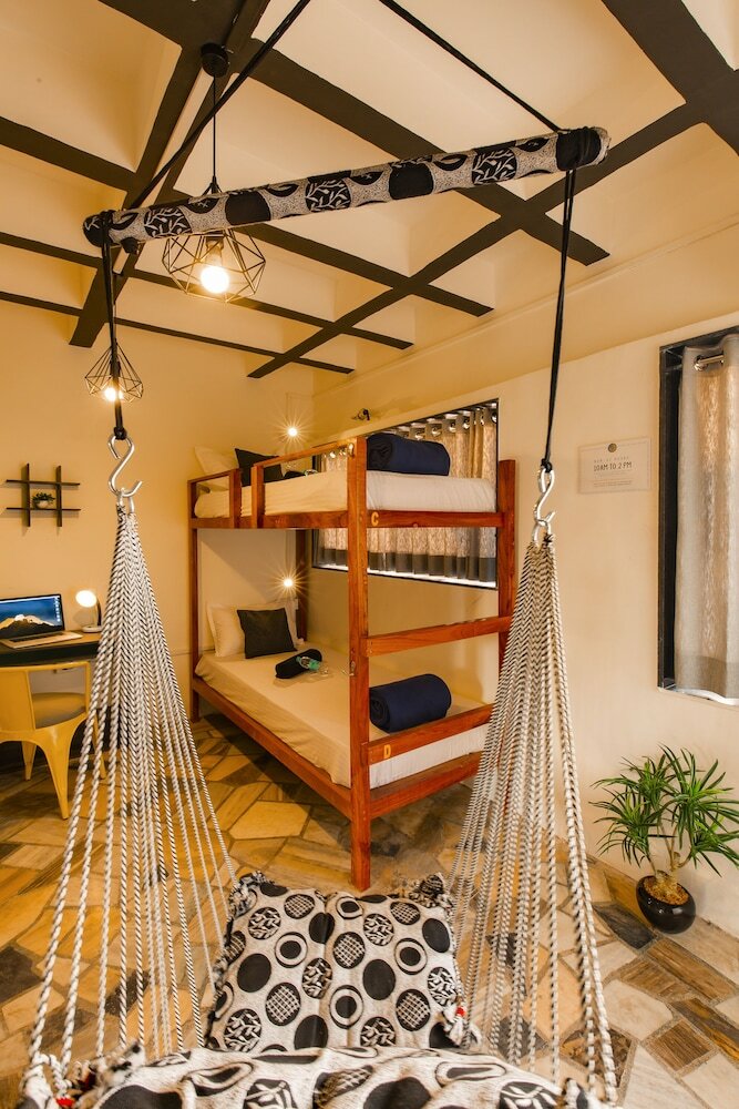 Hostal Locomo Hostel - Mumbai Airport