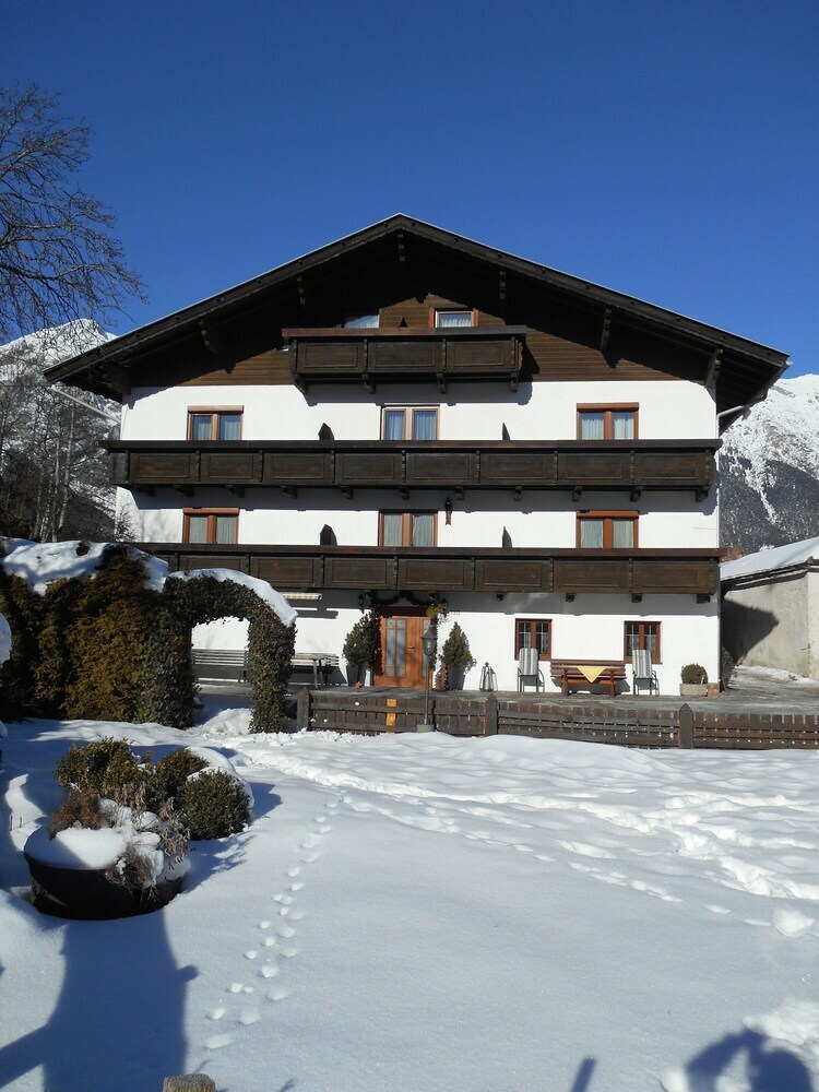 Hotel Sonnenhof Mieming Apartments & Zimmer