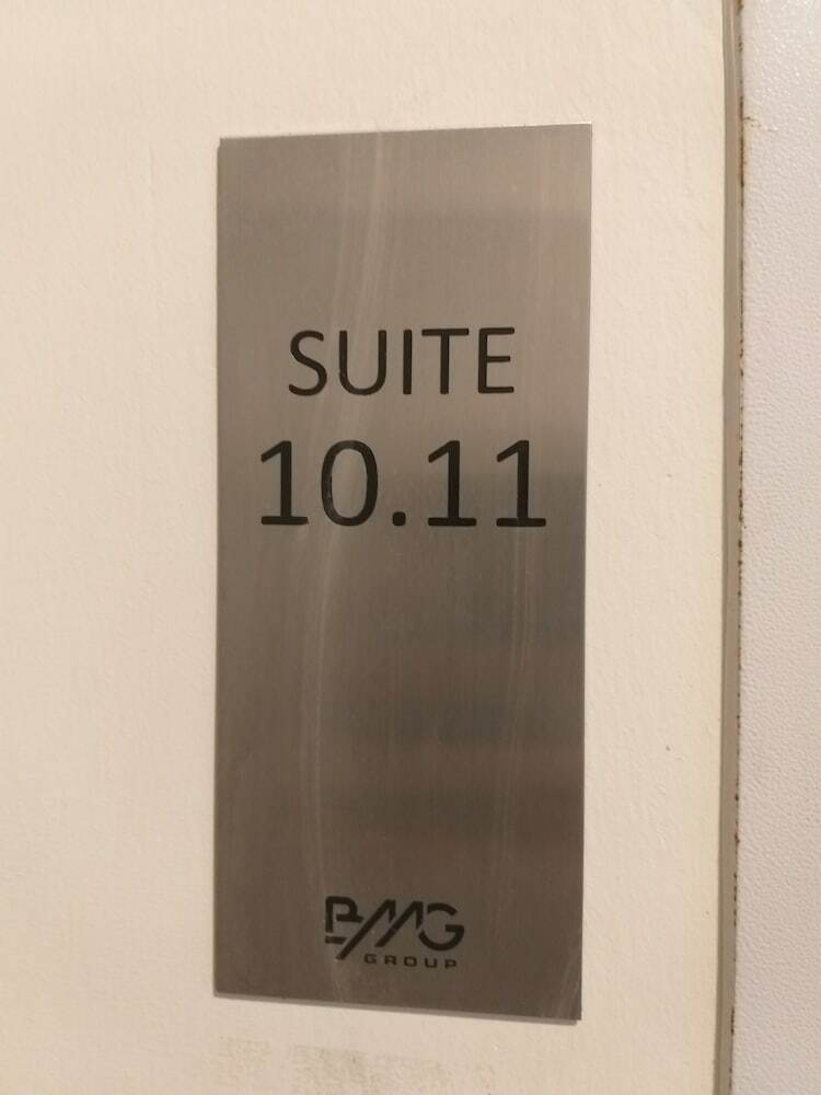 Raffles Suites Homestay