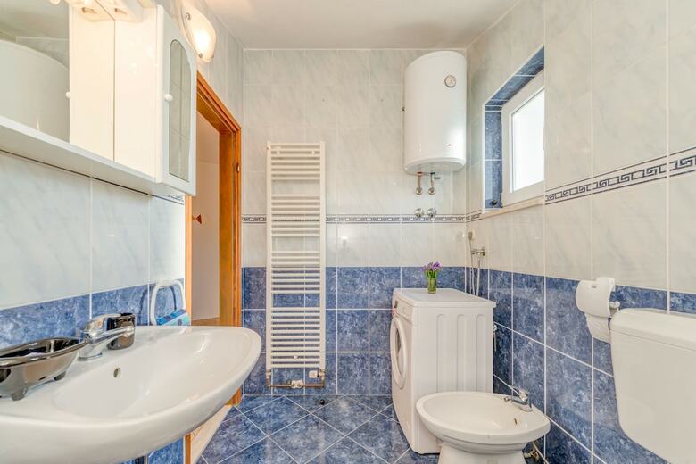 Apartments Maestral